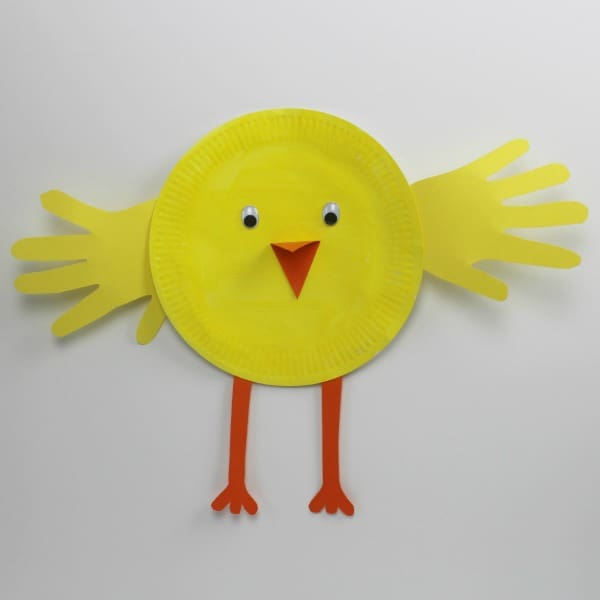 {title} Who doesn't love a handprint keepsake! A fab, simple spring or easter craft for kids of all ages. An easy spring craft for kids {permalink}