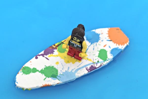 minifigures on surfboard