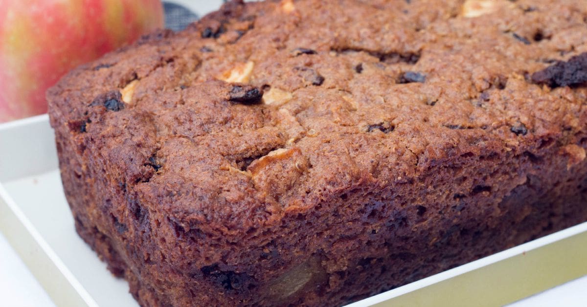 Quinoa apple cake
