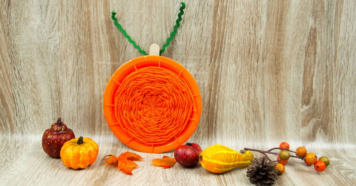 Pumpkin paper plate weaving