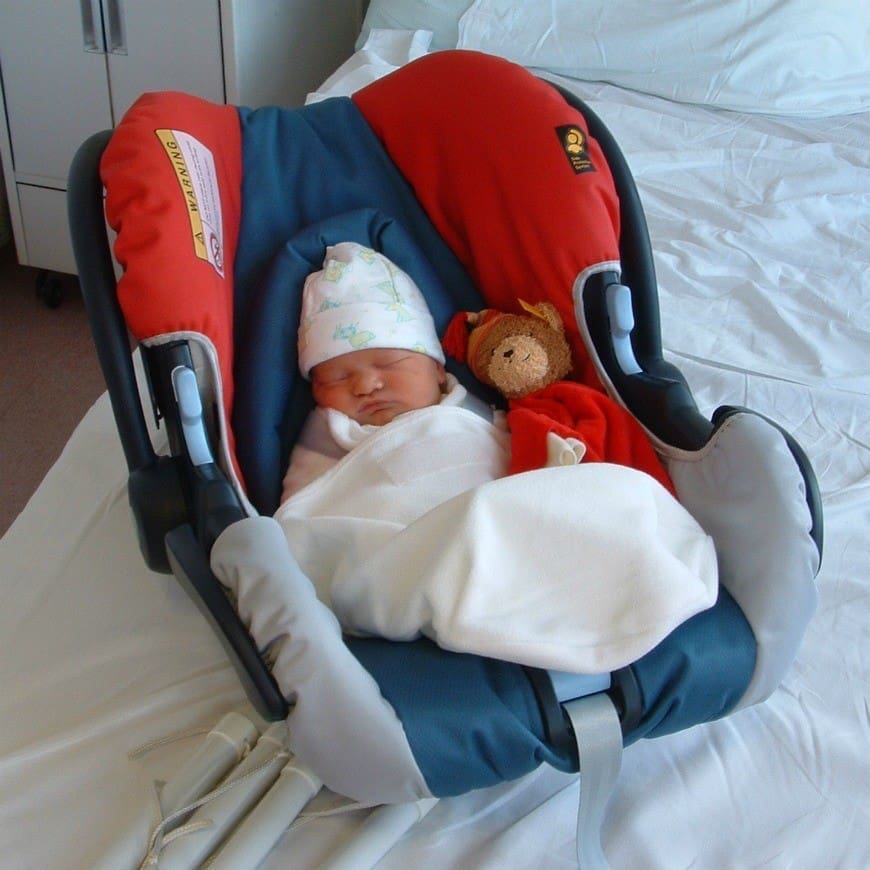 Keep Newborns Happy on Car Journeys