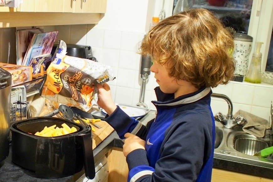 A fast, filling, healthy and family friendly meal which is perfect for cooking with kids and to have on the table within 15 minutes.