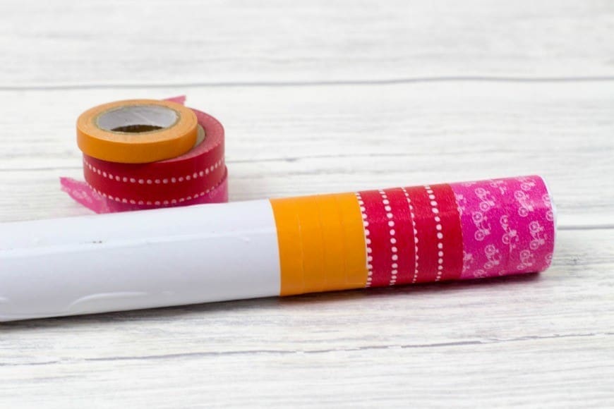 DIY Rainmaker or rainstick craft for kids. This is a super simple craft and musical instrument activity for children. Traditionally made from dried cacti, this simple DIY rainstick has the same sound and is also a perfect rainbow craft too