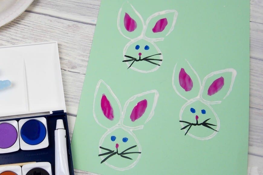 How to make a Recycled Toilet Roll Easter Bunny Stamp. This simple kids activity is perfect for Easter or Spring. A fun DIY Kids Craft and art activity