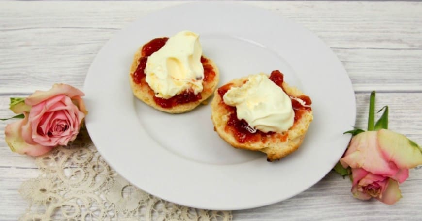 Lemonade scones - what! Scones made with lemonade. This simple recipe for scones using only three ingredients and tastes delicious. It is perfect for cooking with kids and is fun too. 