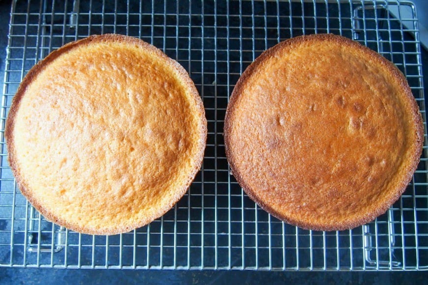 How to make the perfect Victoria Sponge. Follow our secret tip to make the most delicious classic Victoria Sponge Sandwich. This tea time mainstay is a brilliant bake for cooking with kids. 