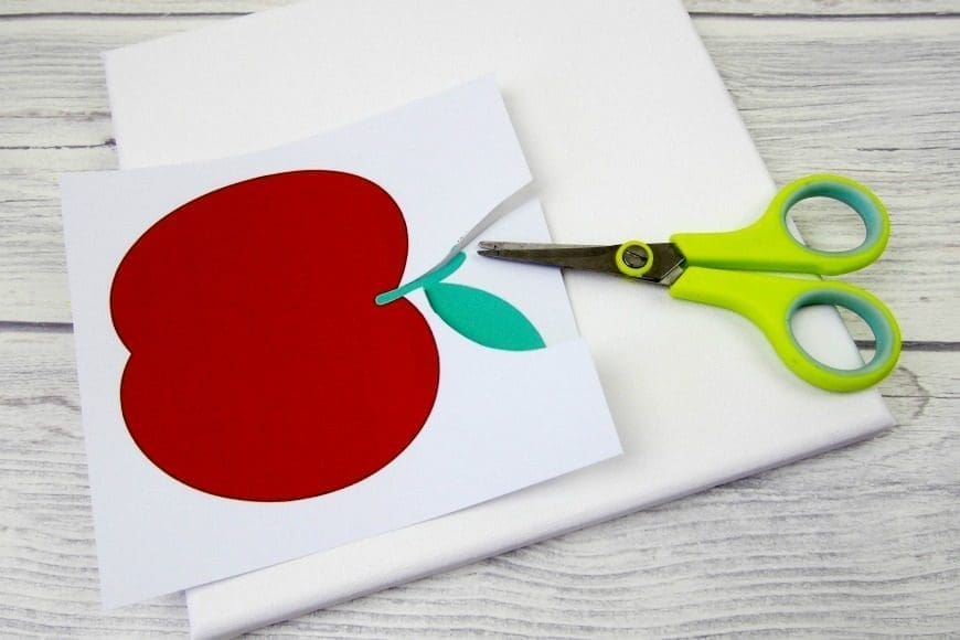 Button Apple Canvas Teacher Gift. This beautiful DIY craft is a perfect teacher appreciation gift that can me made by children.