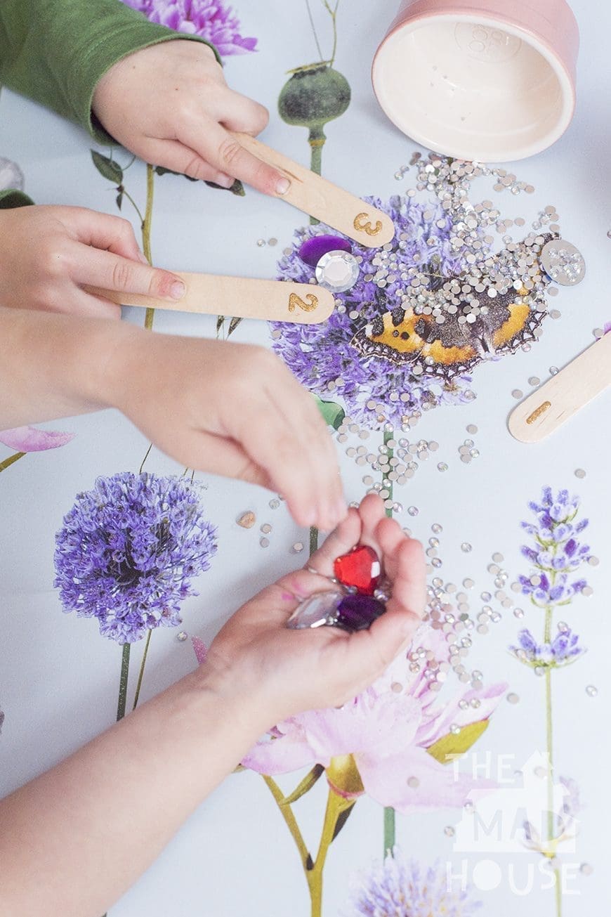 Engage your little pirates with this simple and fun DIY Pirate booty maths game with gems. Kids can learn and play at the same time as working on fine motor skills. 