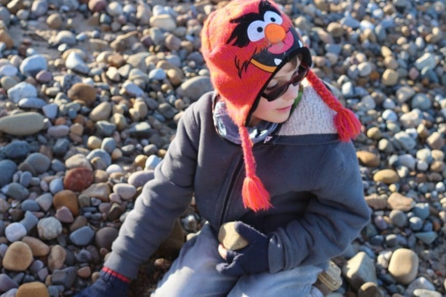 Free beach activities for families. Have fab free fun at the beach with kids with our super fun activities to help make memories that will last a lifetime.