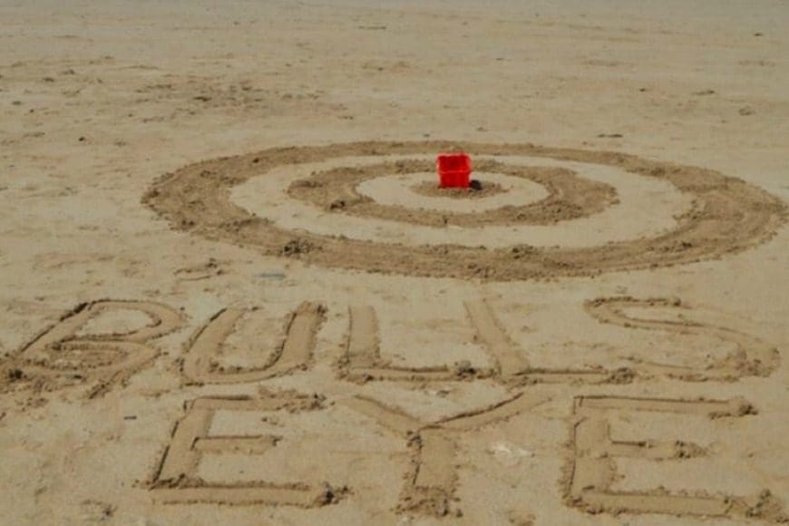 Free beach activities for families. Have fab free fun at the beach with kids with our super fun activities to help make memories that will last a lifetime.