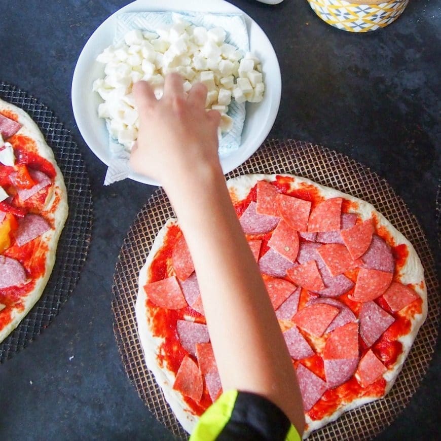 Homemade Pizza Recipe - Cooking with Kids