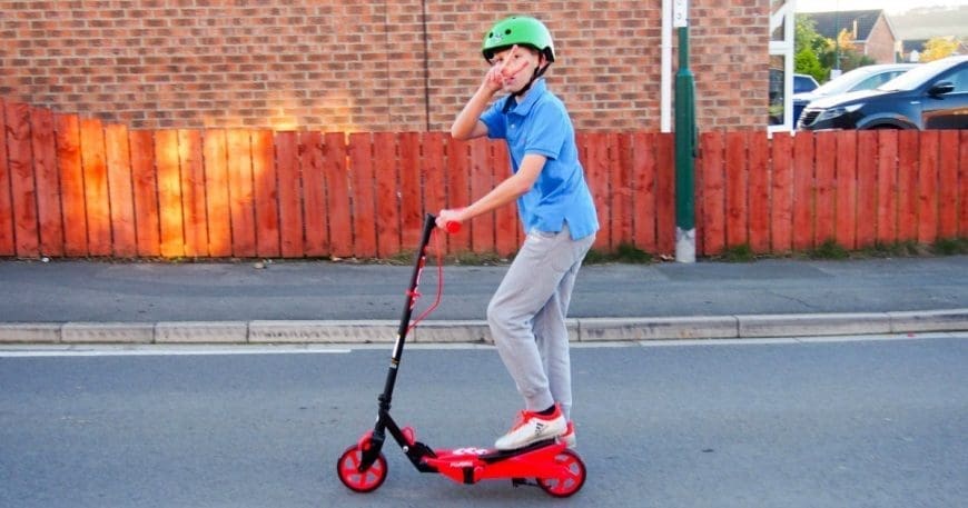 yvolution-y-flyer-scooter-review-facebook