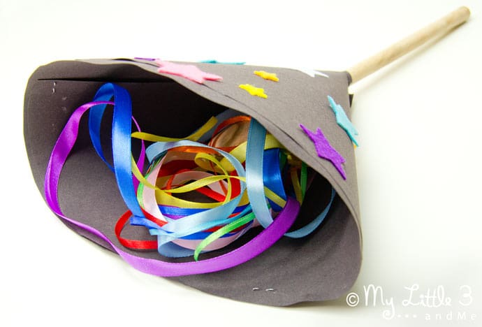 Amazing firework craft ideas that will keep your kids safe and smiling. I love that it is possible to have a fun fireworks experience — minus the fire