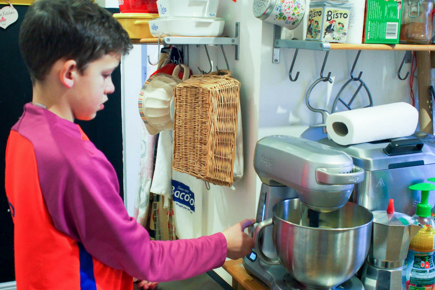White Chocolate Chip Cookies - Cooking with Kids