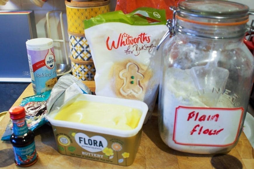 White Chocolate Chip Cookies - Cooking with Kids