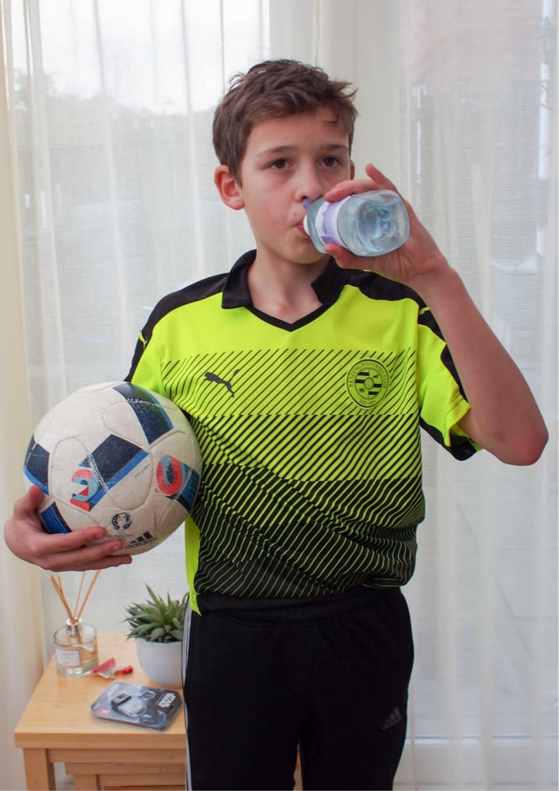 How much water should teenagers Drink?