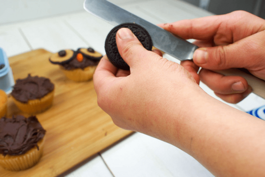 How to make Oreo Owl Cupcakes