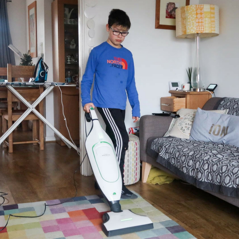 Vorwerk Kobold VK200 Upright Vacuum Cleaner Review | Expert