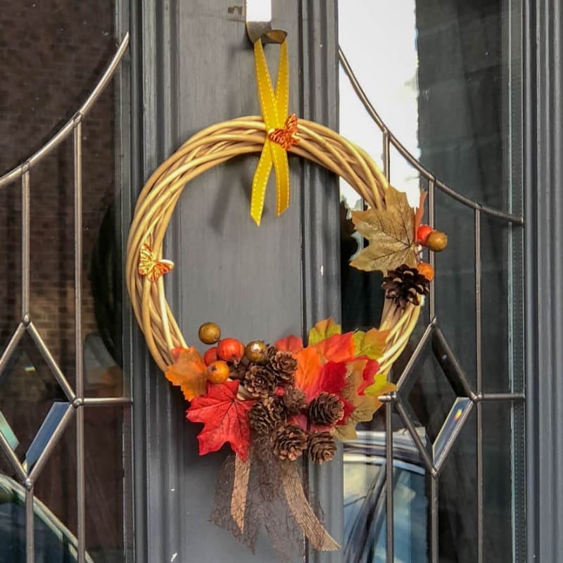 How to make simple but stunning Autumn Wreath. A DIY Fall wreath is one of the simplest ways to transform your home for the season.