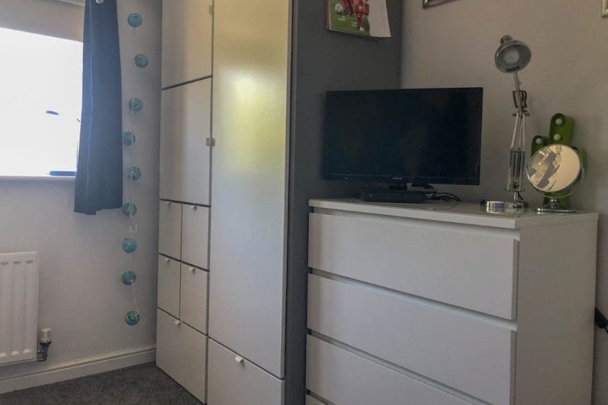 A Bedroom fit for Teen Boy - How do you furnish and design a bedroom for a really messy teen boy without it being fussy?