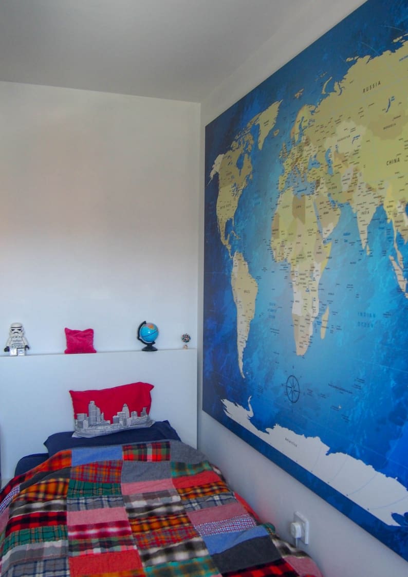 A Bedroom fit for Teen Boy - How do you furnish and design a bedroom for a really messy teen boy without it being fussy?