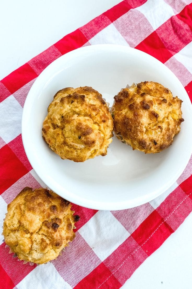 These cornbread muffins are wonderfully moist inside but chrispy on top and have subtle flavors from the addition of corn, Cheddar cheese, chilli and spring onions.