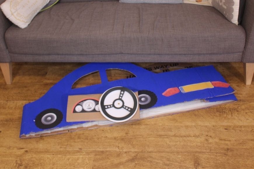 A fab tutorial for a Cardboard Box Car that folds. Recycle that cardboard box and make a car that will bring weeks of fun. Perfect for a drive in movie party.