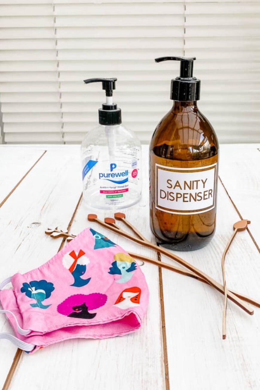 Keep germs away with this DIY Hand Sanitiser Label and step by step tutorial. Download your free SGV file here.