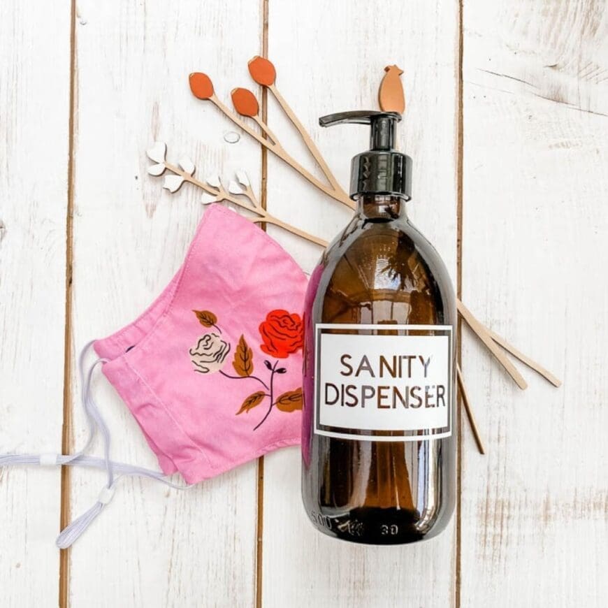 Keep germs away with this DIY Hand Sanitiser Label and step by step tutorial. Download your free SGV file here.