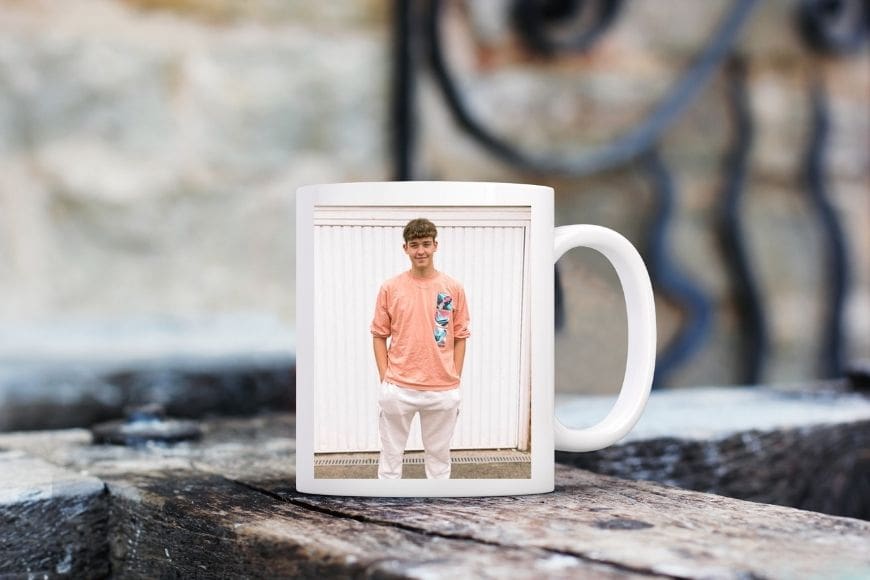Share the moments that matter with these great DIY photo gifts for grandparents. Add the personalised touch to your gift giving.