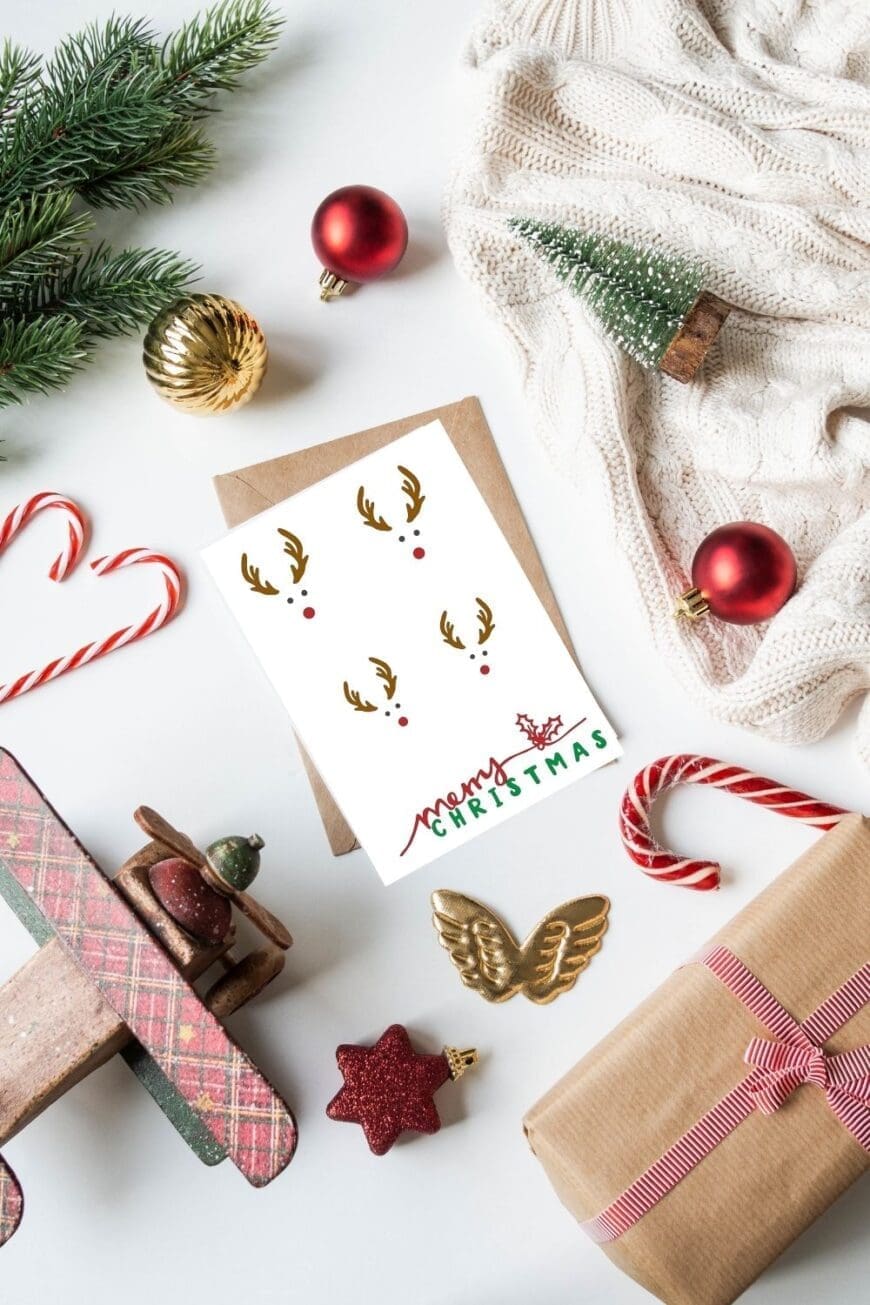 These free printable Templates for Kids Christmas Cards make a lovely, heartfelt holiday gift for family and friends. Includes 11 different designs including colouring cards and ones to stamp.