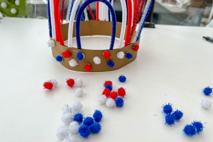 DIY Pipe Cleaner Crown - Royal Craft