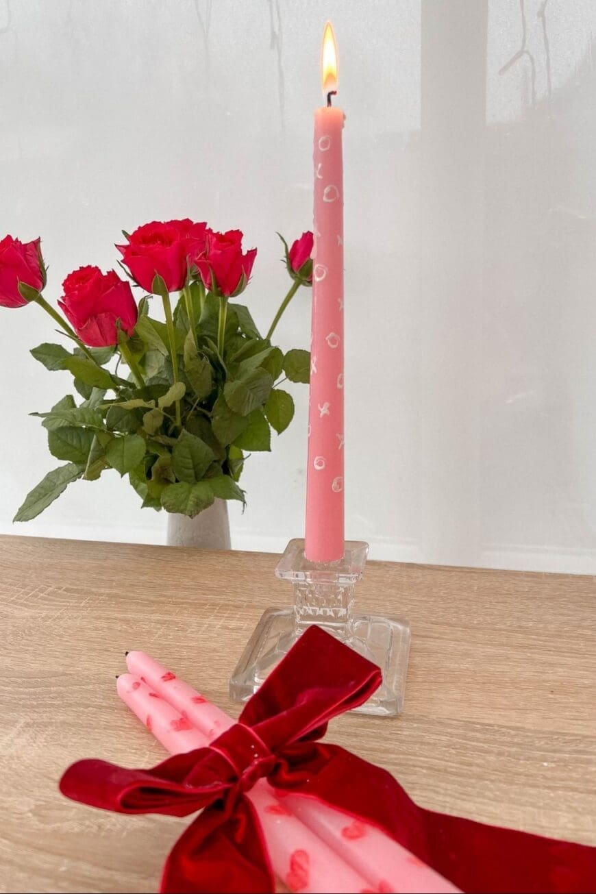 Light up your Valentine’s Day with these DIY painted candles!  A fun and creative craft using WAC pens to design heartfelt decorations or gifts. Perfect for families, classrooms, or romantic evenings. Add a personal touch to your celebration