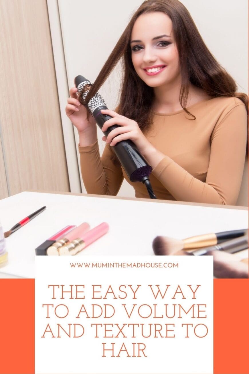 Discover how to use hair powder for lightweight volume, definition and lasting hold. This simple application guide shows you how to avoid clumps and visible residue.
