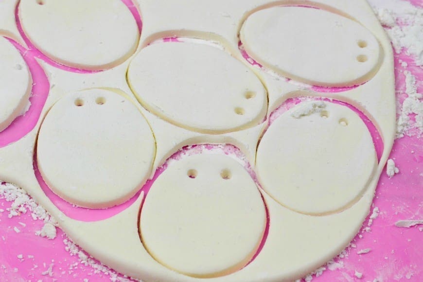 A DIY clay recipe and beautiful DIY Clay Easter bunting a great kids DIY craft for Easter. This DIY clay recipe has only two ingredients and you can colour on it with markers and felt tips. It has to be seen to be believed.