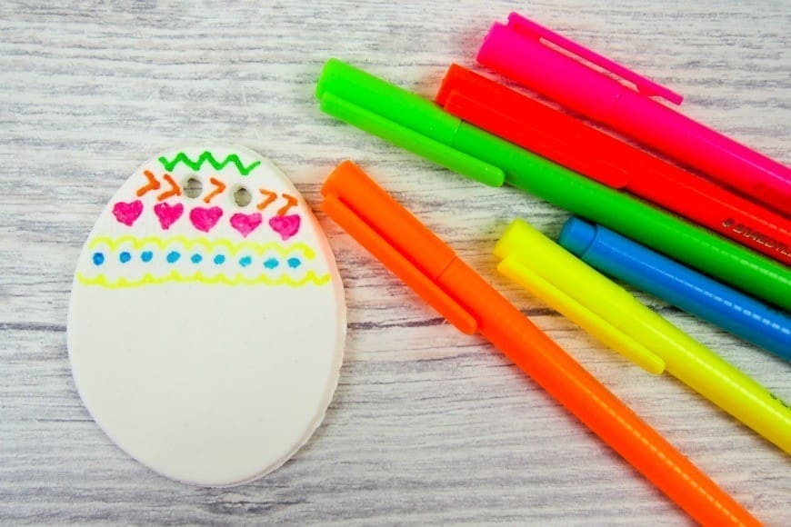 A DIY clay recipe and beautiful DIY Clay Easter bunting a great kids DIY craft for Easter. This DIY clay recipe has only two ingredients and you can colour on it with markers and felt tips. It has to be seen to be believed.