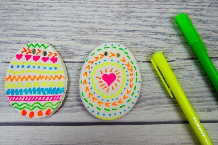 A DIY clay recipe and beautiful DIY Clay Easter bunting a great kids DIY craft for Easter. This DIY clay recipe has only two ingredients and you can colour on it with markers and felt tips. It has to be seen to be believed.