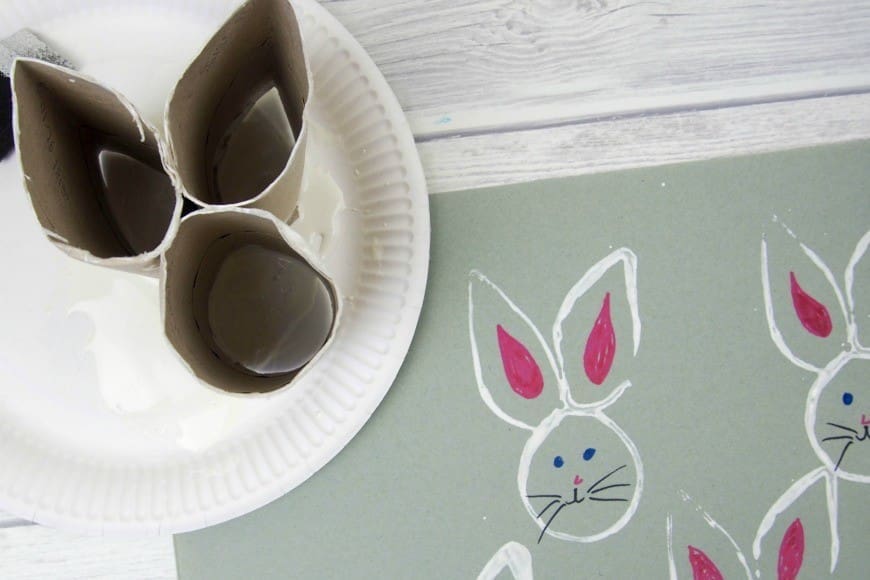 How to make a Recycled Toilet Roll Easter Bunny Stamp. This simple kids activity is perfect for Easter or Spring. A fun DIY Kids Craft and art activity