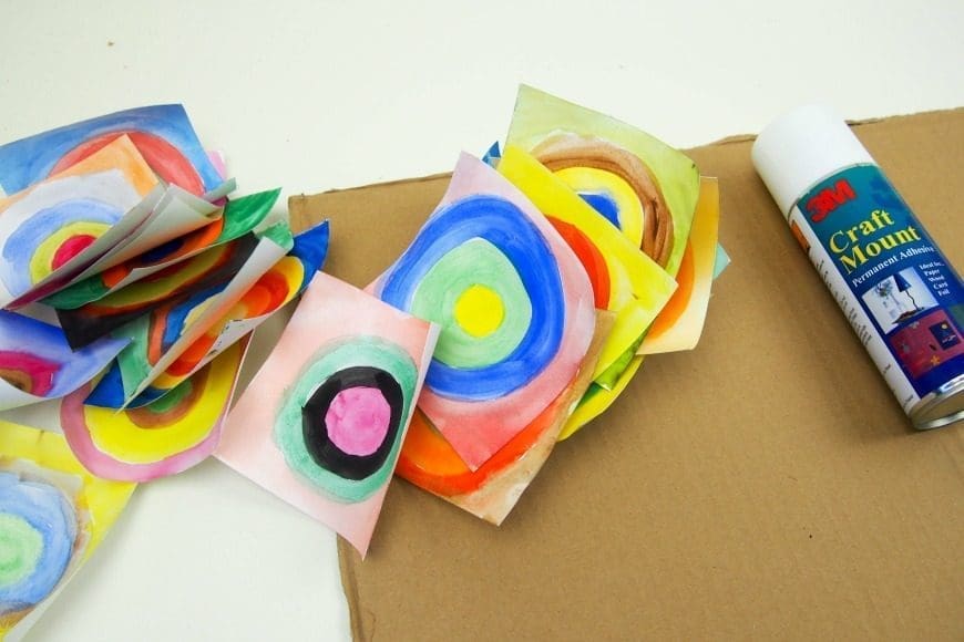 This beautiful piece of collaborative art is inspired by the works of Vasily Kandinsky. It is a fantastic way to introduce children to the work of an artist and a fun craft DIY for all the family. Kandinsky for kids - concentric circles in squares