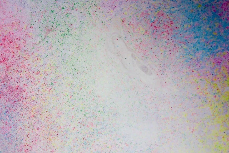 Floating chalk prints. A super simple process art project that gives great results and is fun to do. This kids craft activity is a great way of demonstrating surface tension too. I love it when creativity and science meet.
