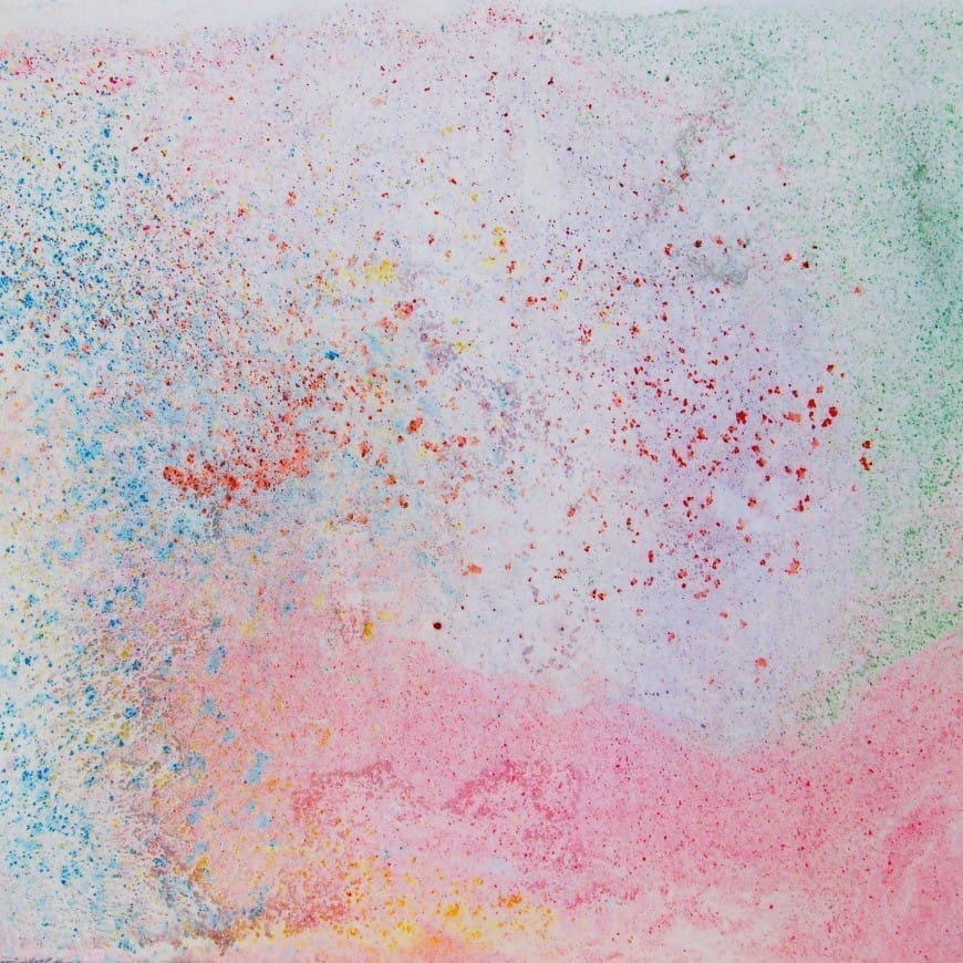 Floating chalk prints. A super simple process art project that gives great results and is fun to do. This kids craft activity is a great way of demonstrating surface tension too. I love it when creativity and science meet.