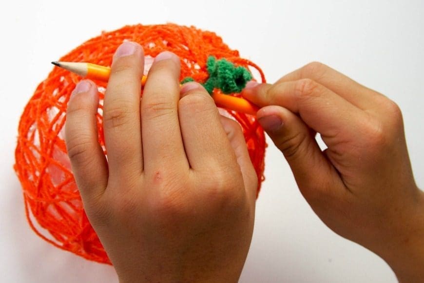 Yarn Wrapped Pumpkin Lanterns